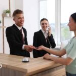 Se busca recepcionista para hotel